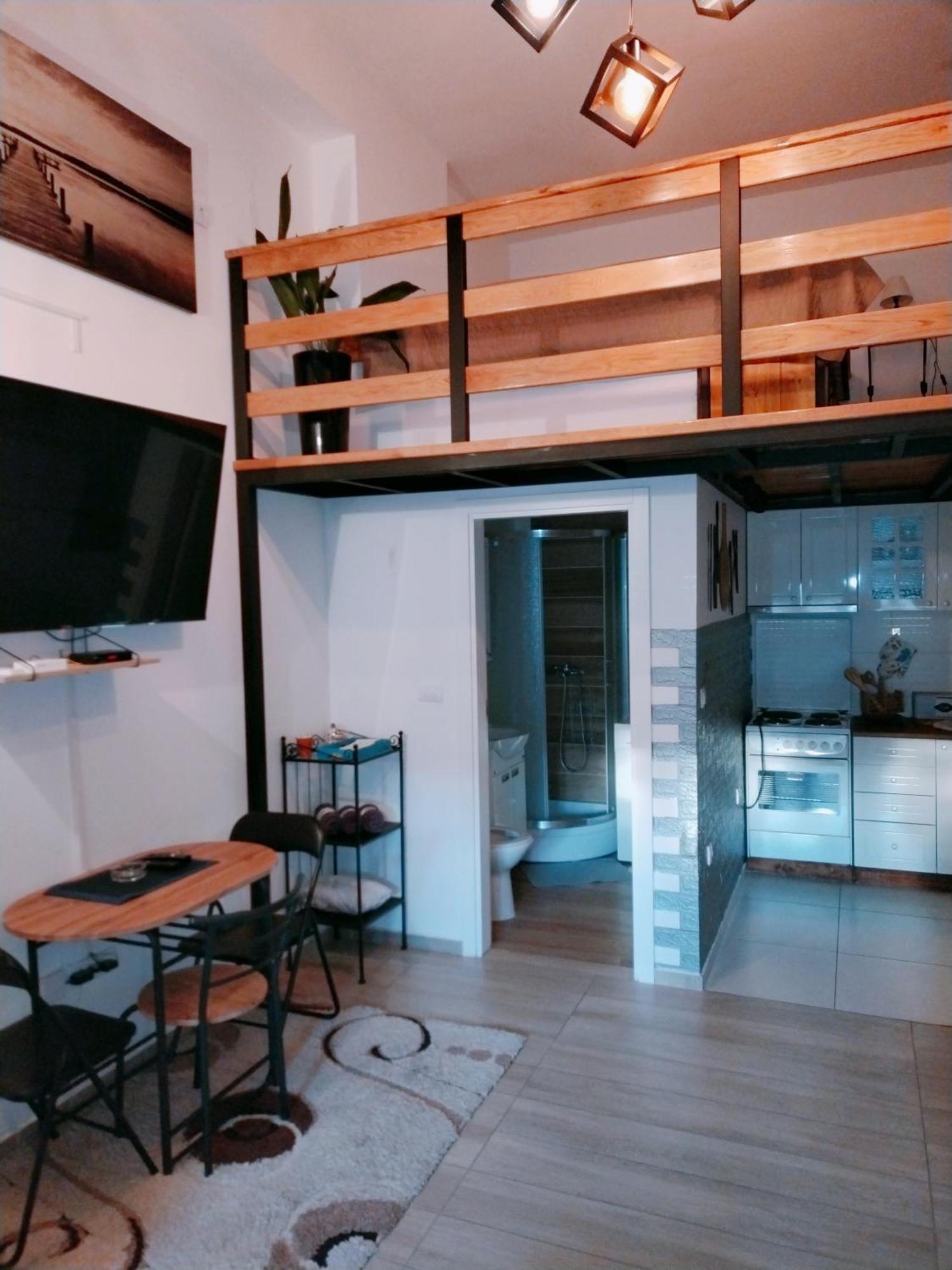 Apartman Stimac Petrovaradin Exteriör bild